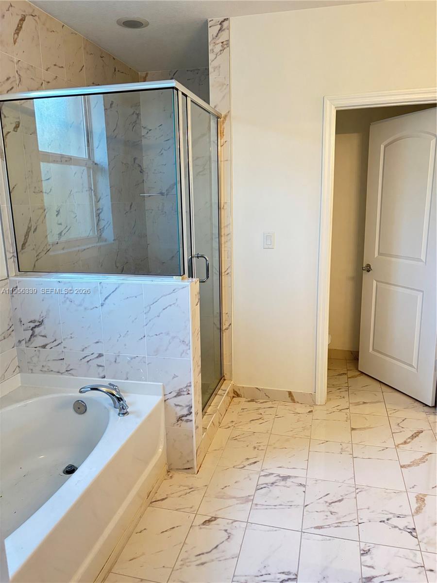 VENETIAN PARC - Residential