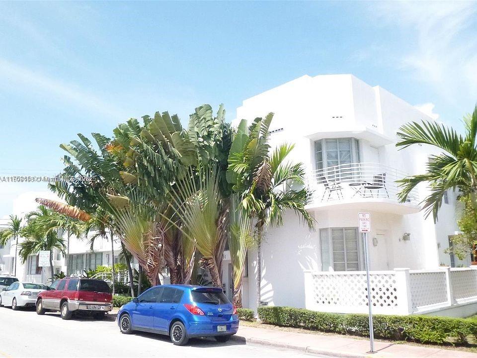 Rarely in the market for sale condos in this prestigious Art deco building Eleven condo. This is the best one bedroom apartment that you will find in this price range. Apartments in South beach below $300K are located in not renovated buildings/apartments with poor maintenace. THESE HISTORIC IMMACULATE BUILDING WAS DESIGNED BY ONE OF THE MOST IMPORTANT ARCHITECT OF THE ART DECO ERA ANTON SKISLEWICK and received a complete renovation in 2010 inside and out. All was new. Impact windows, Italian style Kitchen and bathrooms, hardwood floors, Washer and dryer inside the unit. I own 4 units in this building since 2017 and the rest I will never sell as is almost impossible to find apartments in building like this in this price range. There is a clean and educated tenant paying $2,050 per month.