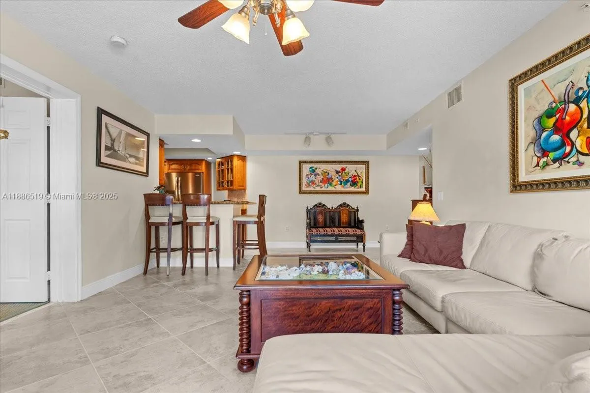 Fort Lauderdale, Florida 33316, United States, 2 Bedrooms Bedrooms, ,2 BathroomsBathrooms,Residential,Active,218583