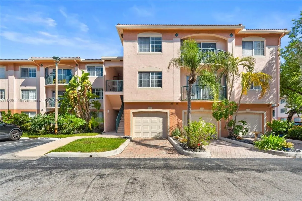 Fort Lauderdale, Florida 33316, United States, 2 Bedrooms Bedrooms, ,2 BathroomsBathrooms,Residential,Active,218583