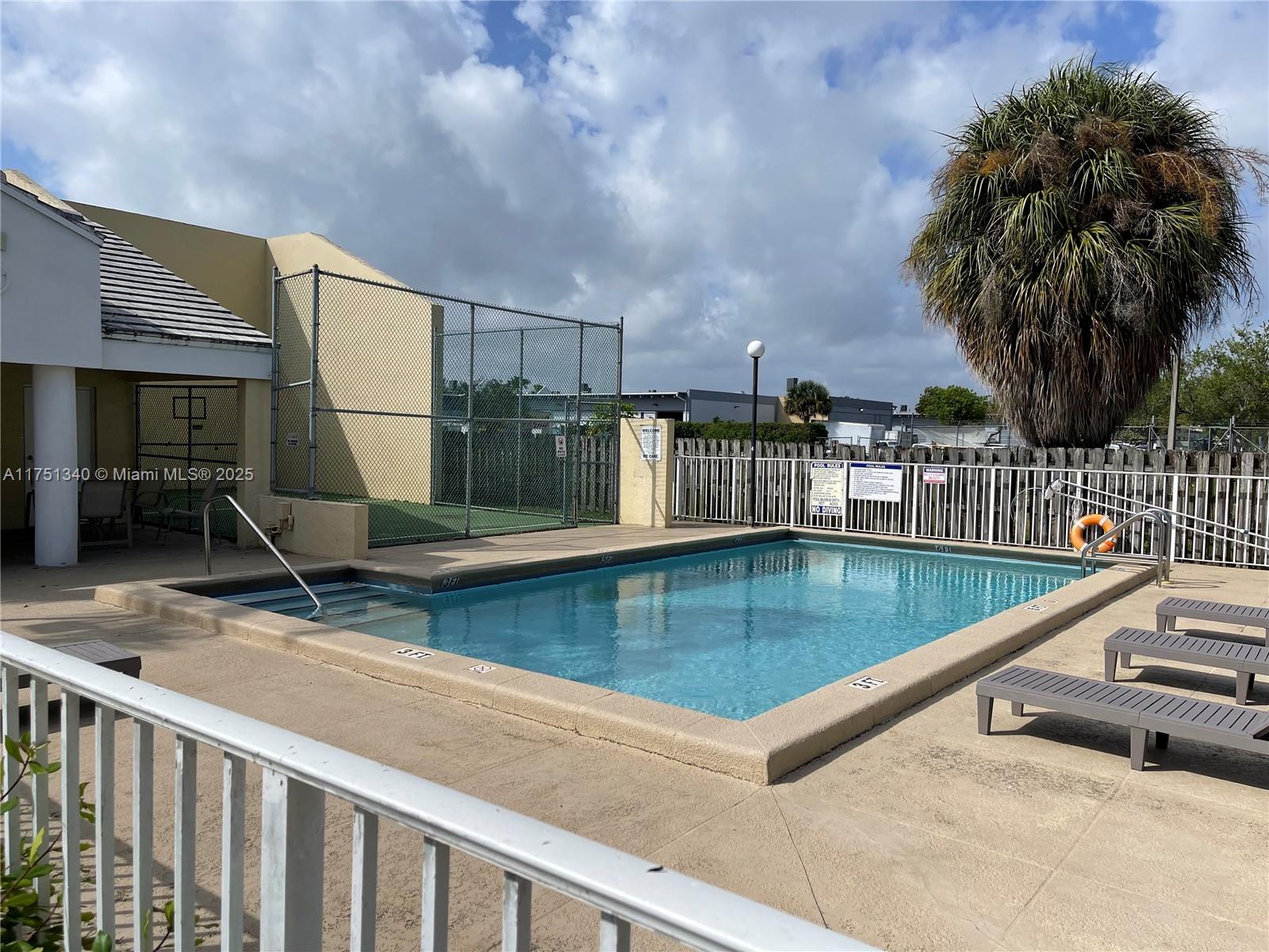 4560 Sw 68th Ct Cir 66-9, Miami, Broward County, Florida - 2 Bedrooms  
3 Bathrooms - 