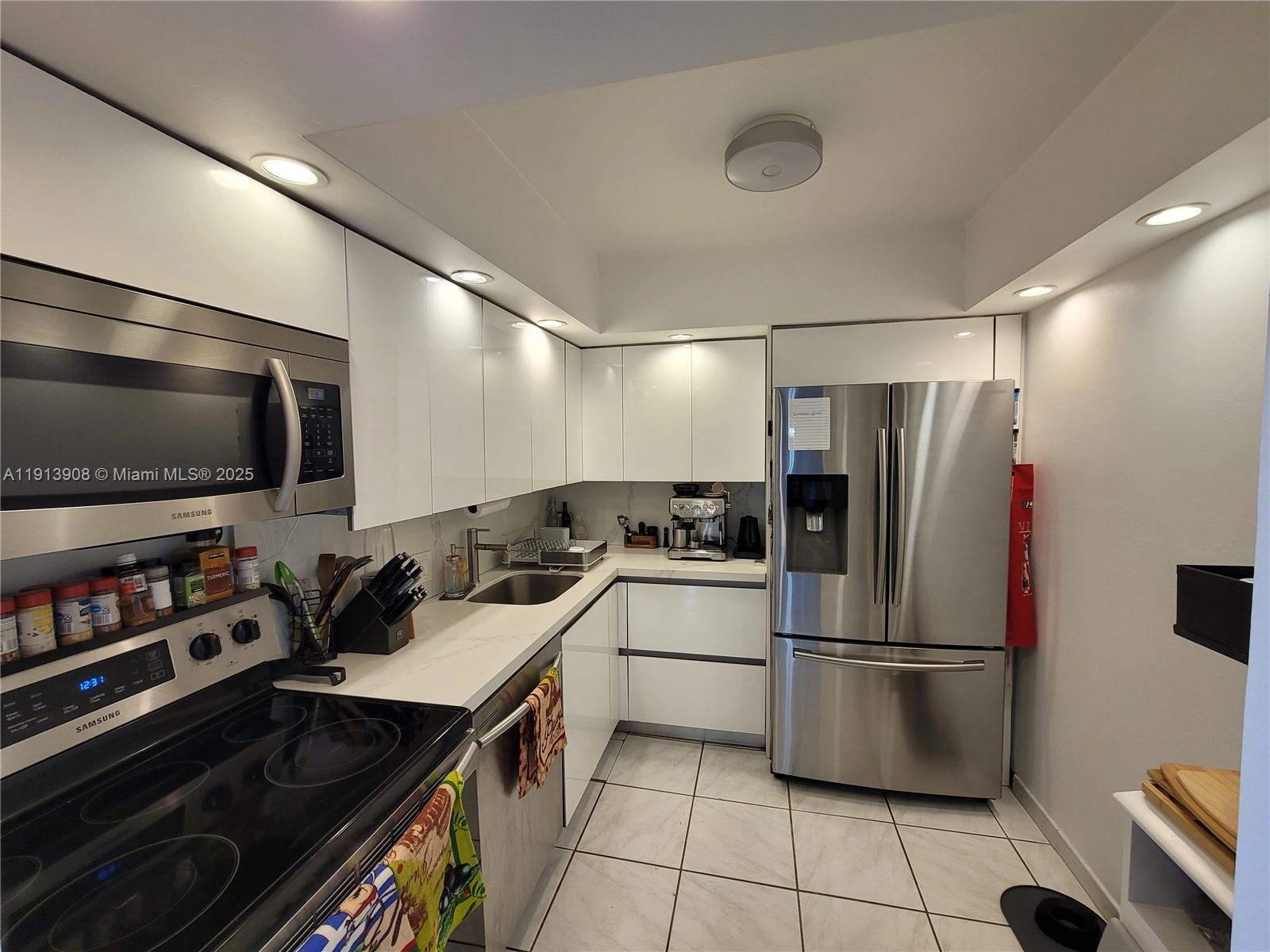 CORONADO CONDO- TOWER II - Residential