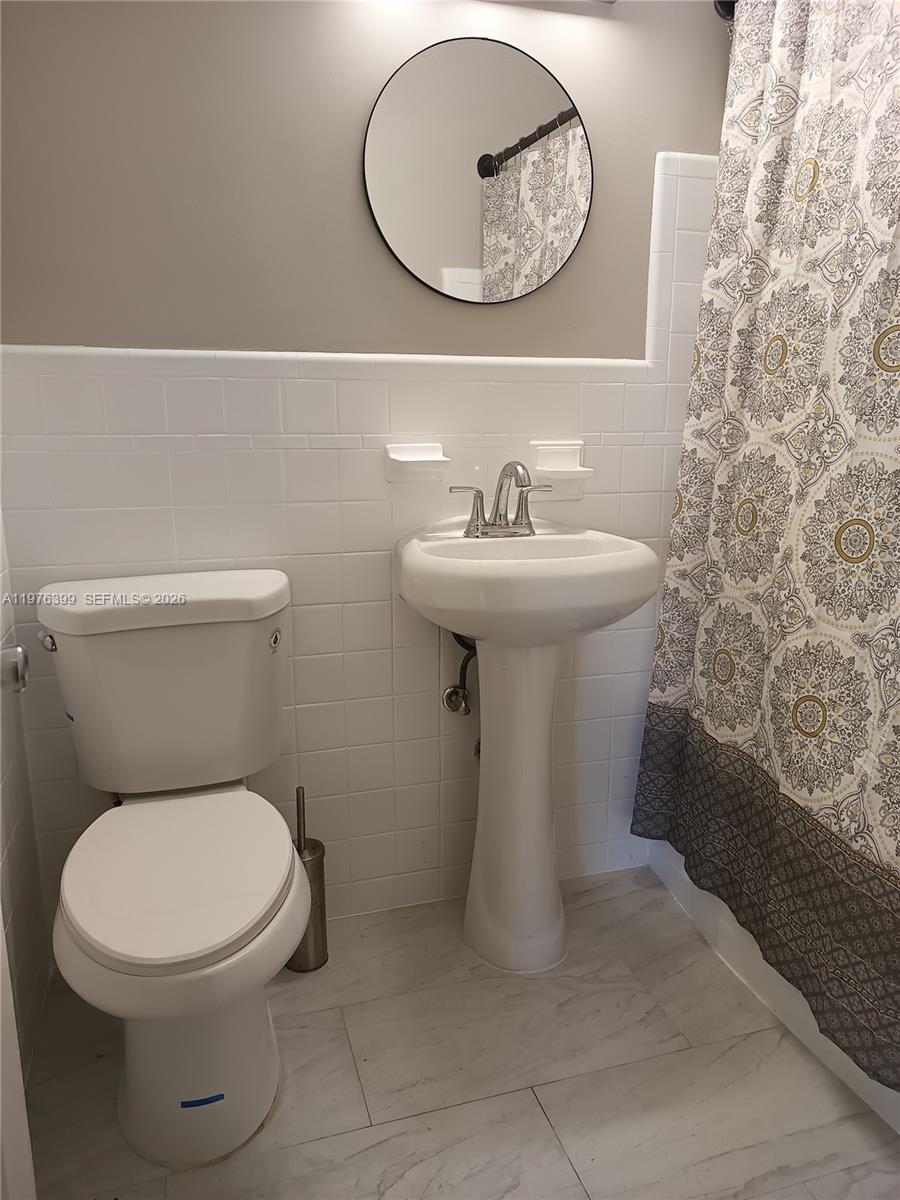 CROISSANT PARK - Residential Lease