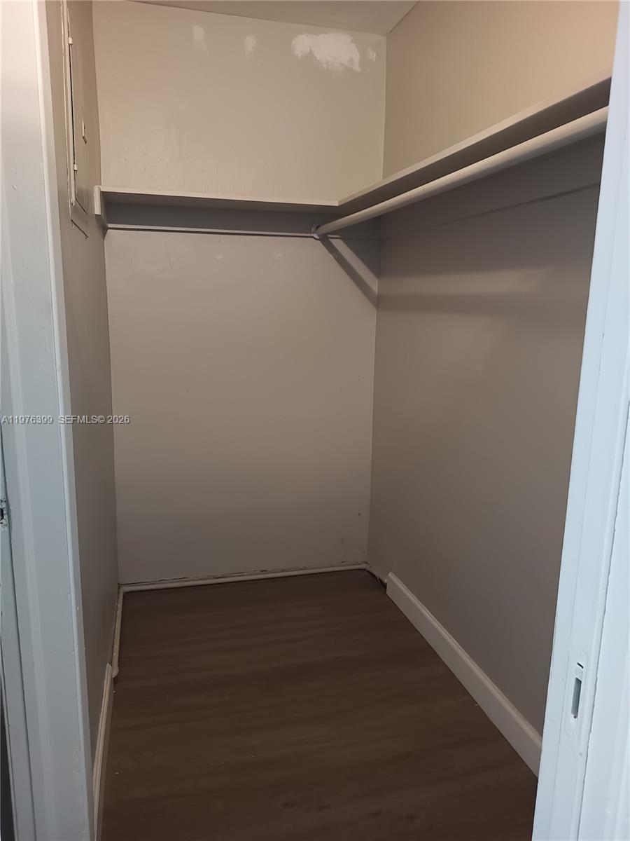 CROISSANT PARK - Residential Lease