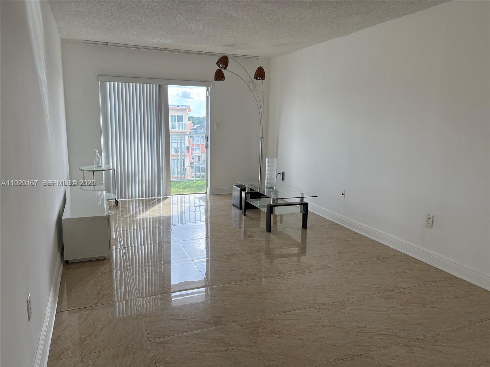VENICE ISLE CONDO - Residential Lease