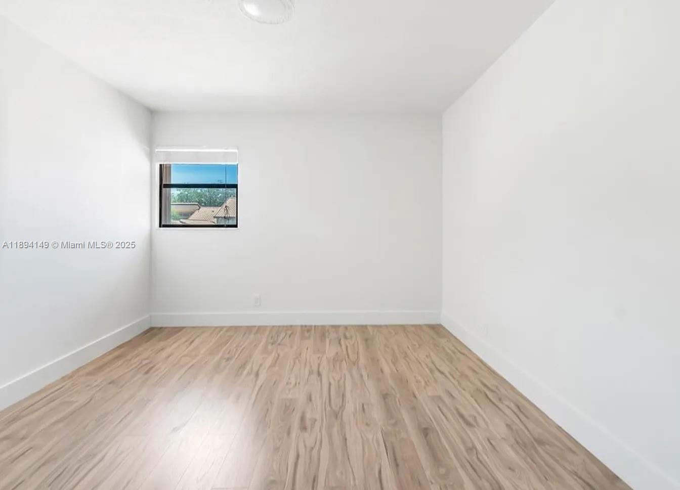 TRES VIDAS CONDO ONE - Residential