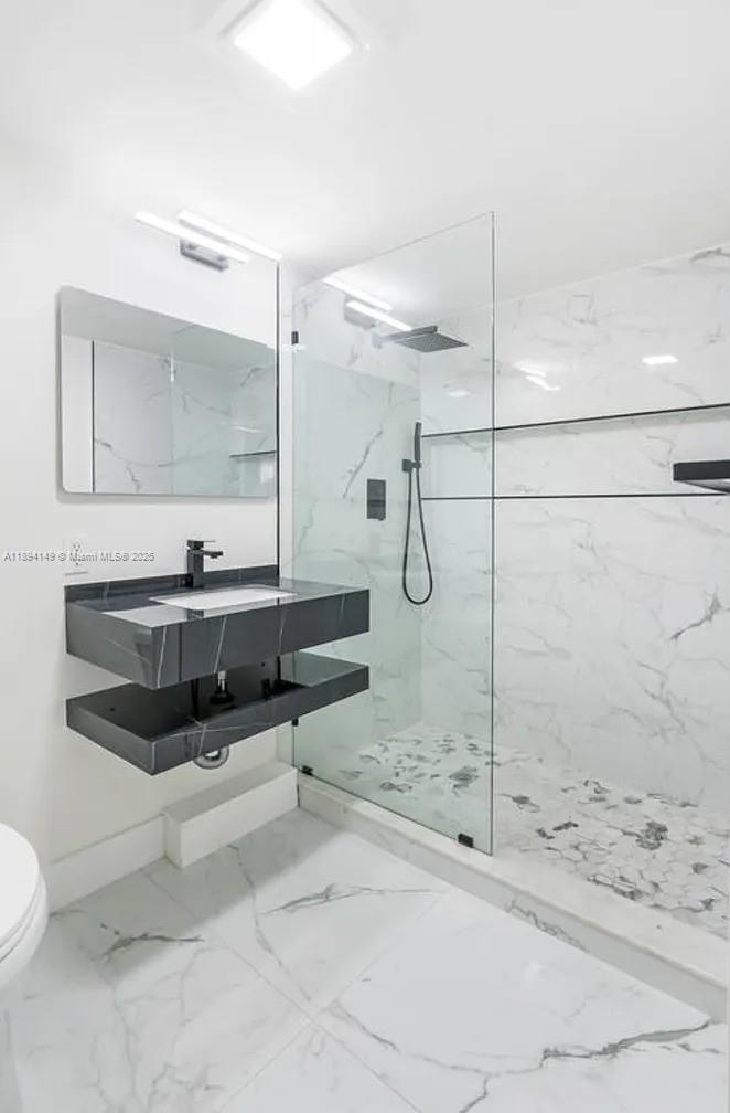 TRES VIDAS CONDO ONE - Residential