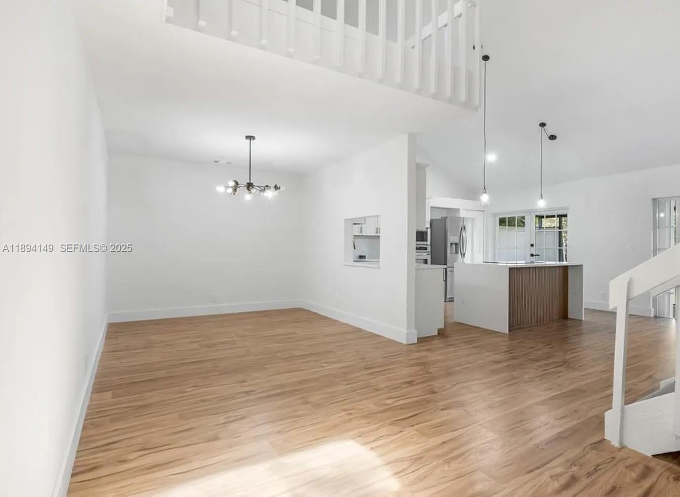 TRES VIDAS CONDO ONE - Residential