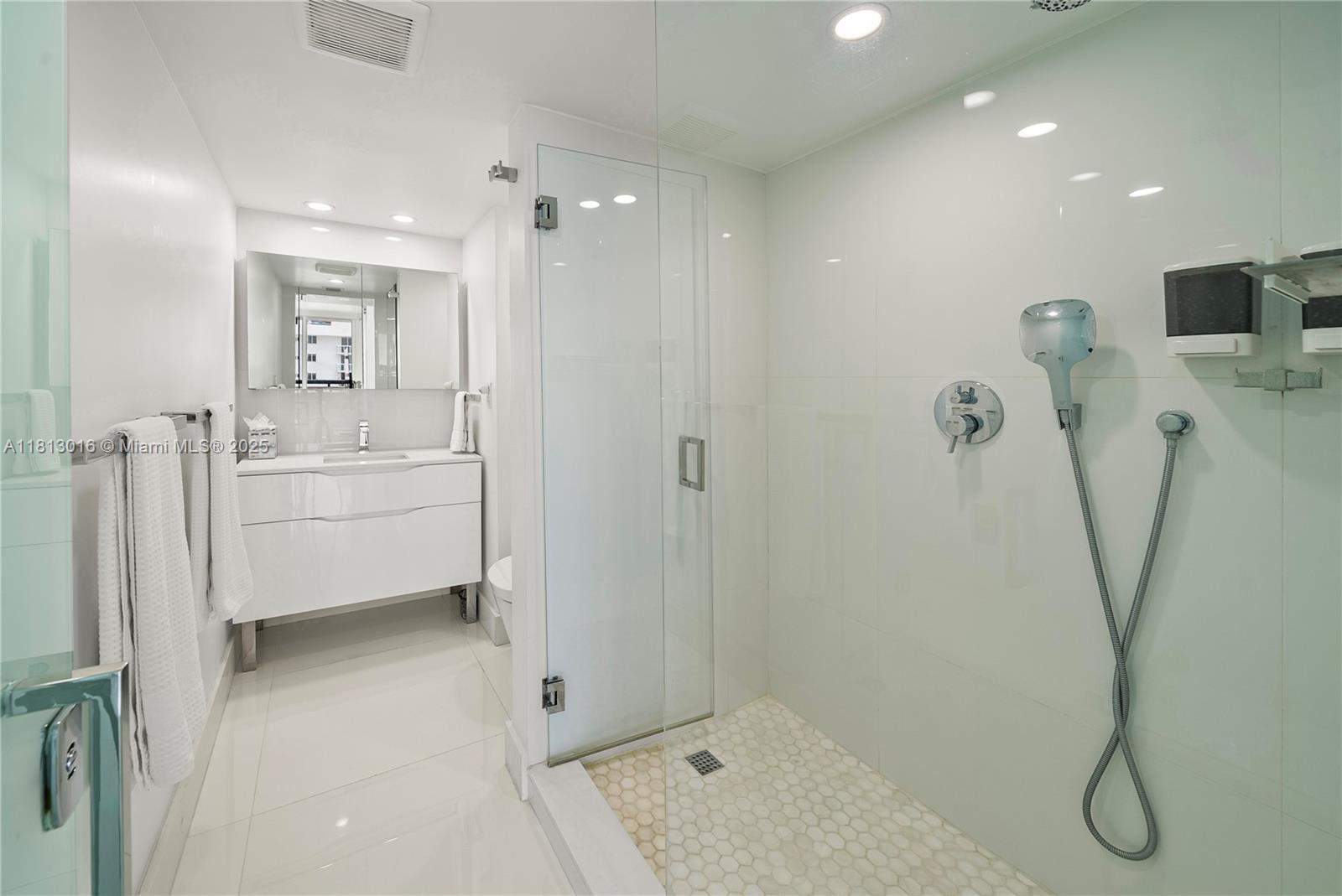 CLUB ATLANTIS CONDO - Residential Lease