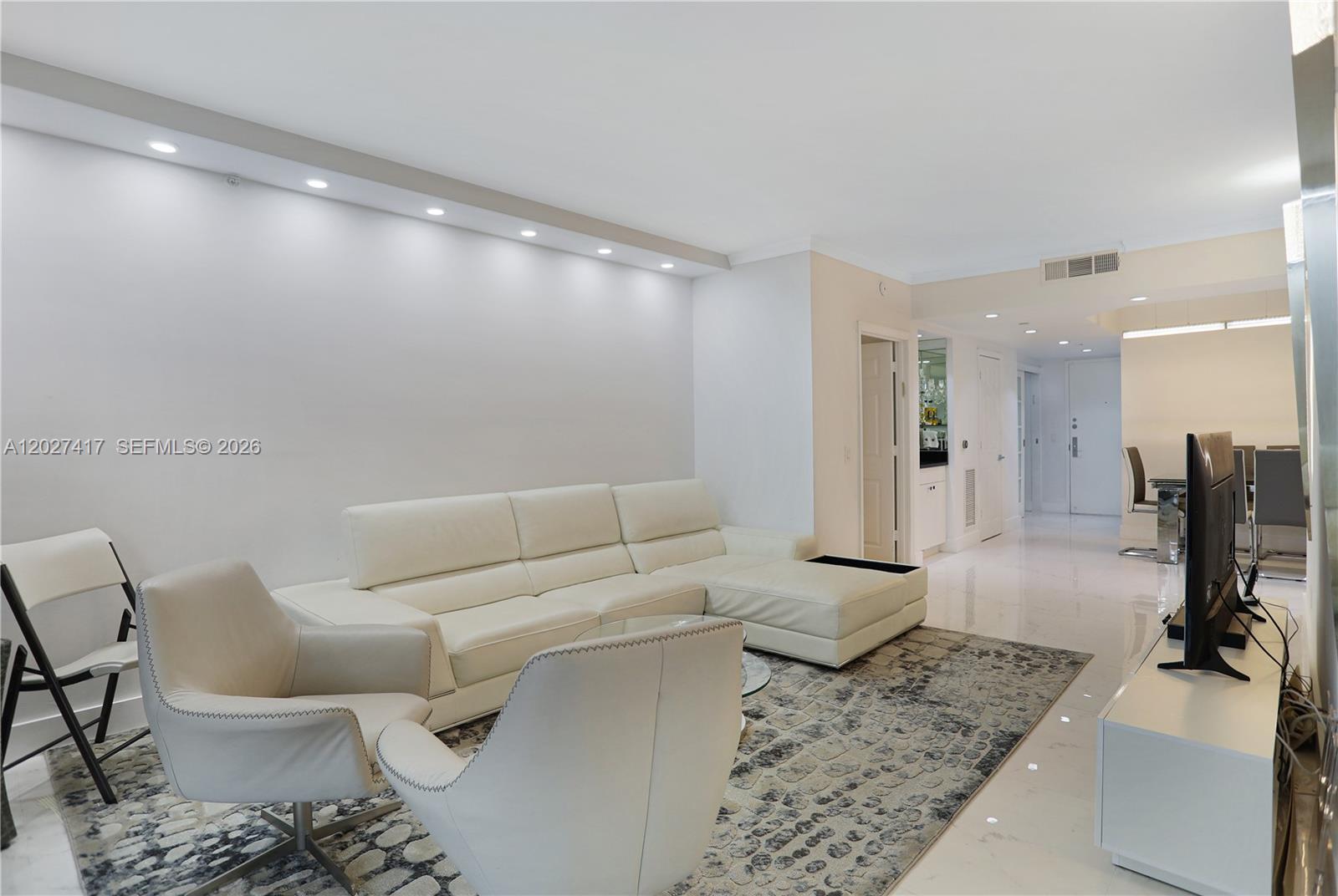 4775 COLLINS AV 1804