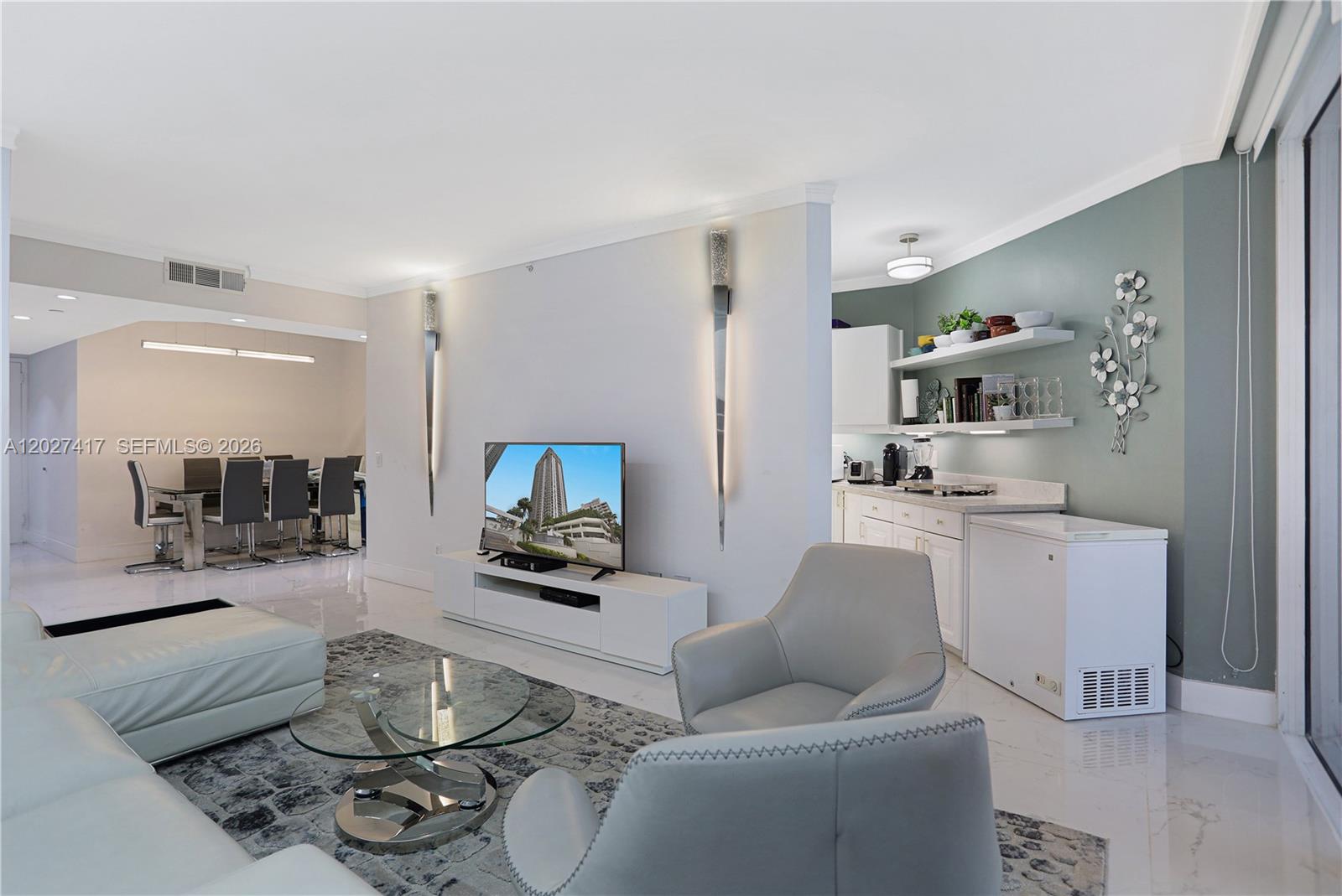 4775 COLLINS AV 1804