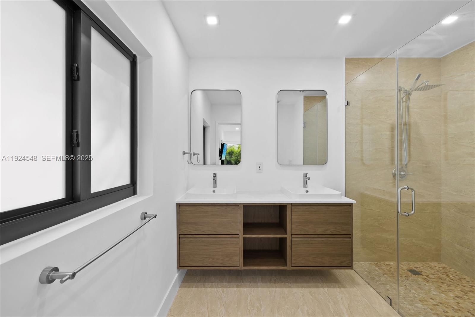 C GAB COUNTRY CLUB SEC 6 - Residential Lease