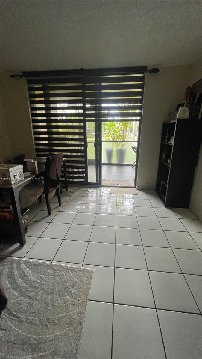 ROYAL PALM AT PLANTATION - Residential