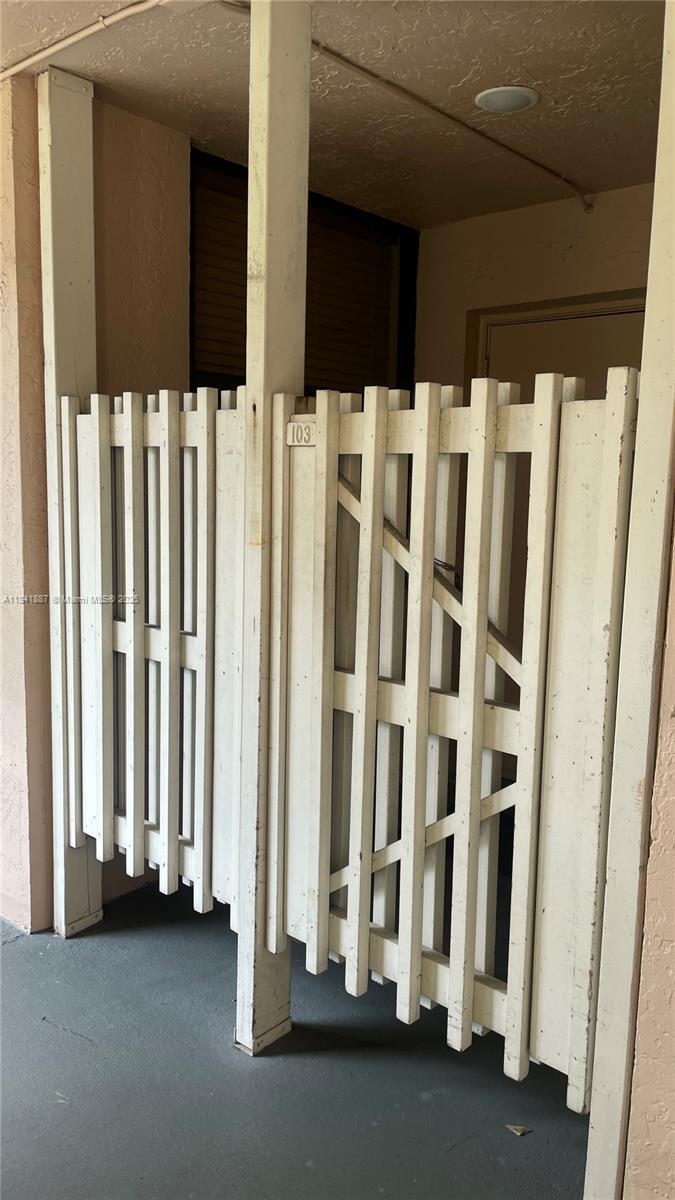 ROYAL PALM AT PLANTATION - Residential