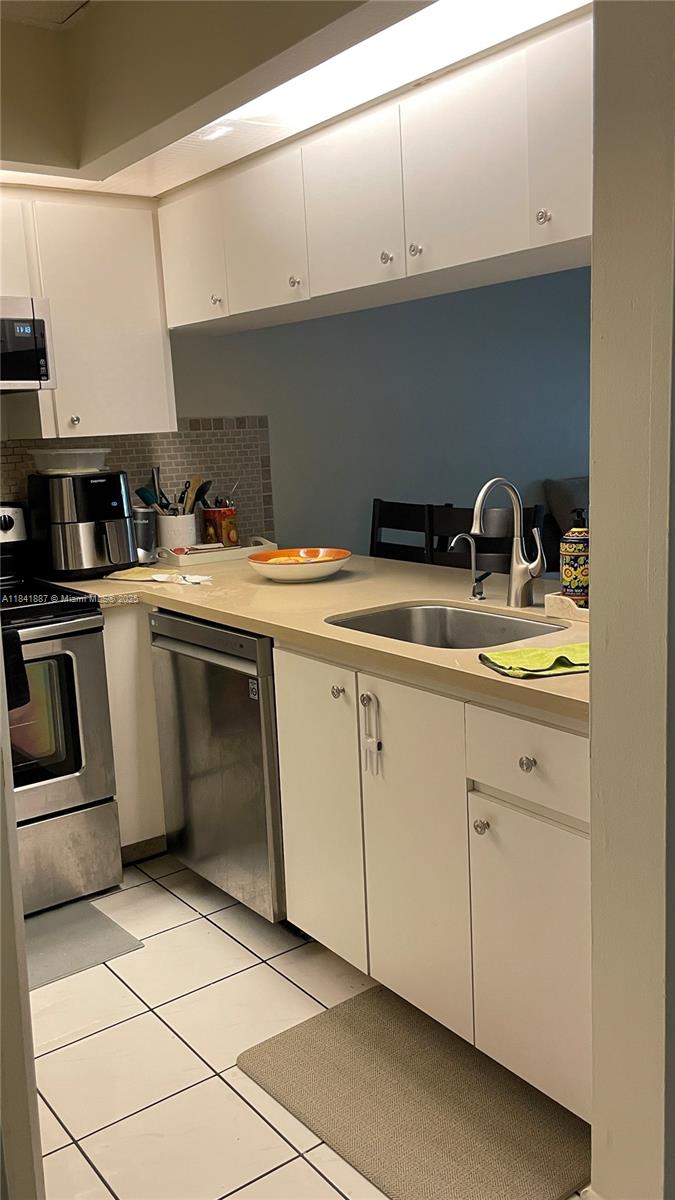 ROYAL PALM AT PLANTATION - Residential