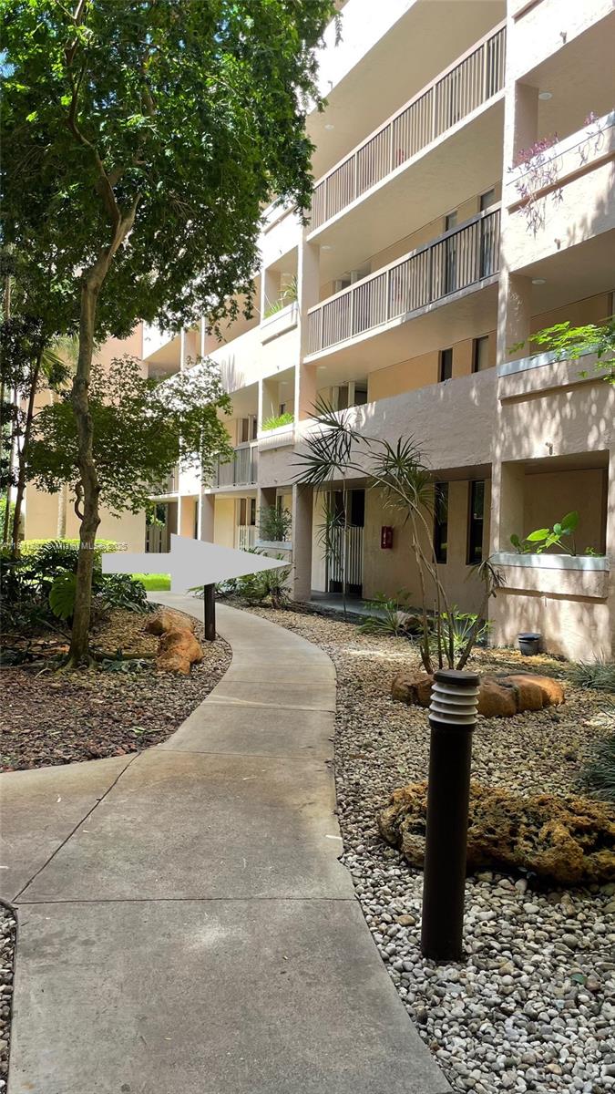 BEAUTIFUL AND SPACIOUS 2/2 CONDO, VERY CLEAN AND AIRY, WITH A LARGE LIVINGROOM AREA, NEW HURRICANE IMPACT WINDOWS, NEW AC, SCREENED BALCONY, FULL SIZE WASHER AND DRYER INSIDE THE UNIT. NO AGE RESTRICTIONS. RENTALS ALLOWED. BUILDING OFFERS AMENITIES SUCH AS TRANQUIL COMMUNITY POOL, HOT TUB, BBQ AREA, BIKE STORAGE, CARWASH AREA AND ADDITIONAL STORAGE (ALL ACROSS UNIT).
EXCELLENT LOCATION, WALK ACROSS STREET FOR ALL MAJOR SHOPS SUCH AS PUBLIX, STARBUCKS, UPS, AND MANY MORE SHOPS TO MAKE YOUR LIFESTYLE EASY! CLOSE TO UNIVERSITIES.
BUILDING HAS A NEW ROOF, 40 YEAR INSPECTION AND CERTIFICATION COMPLETE AND NO ASSESSMENTS.
