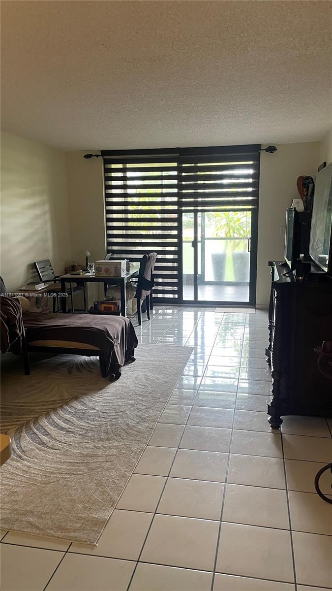 ROYAL PALM AT PLANTATION - Residential