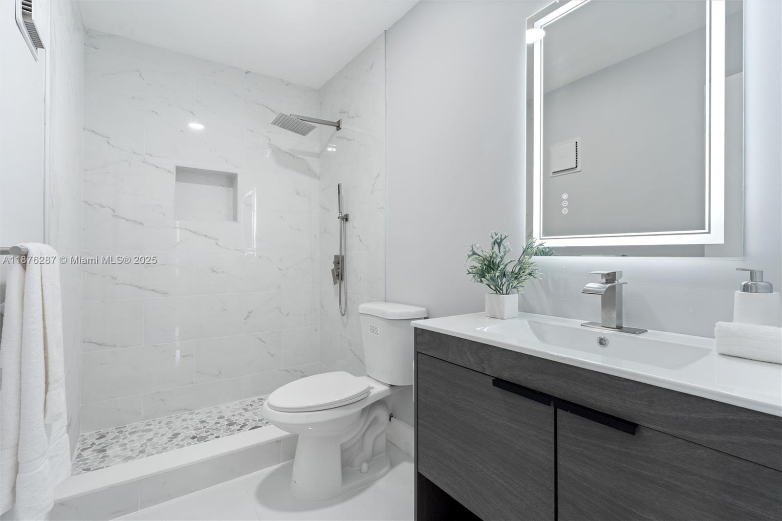 PALM AIRE VILLAGE 3RD SEC - Residential