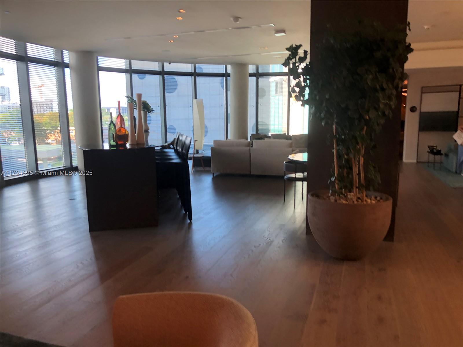PARAISO BAY CONDO - Residential