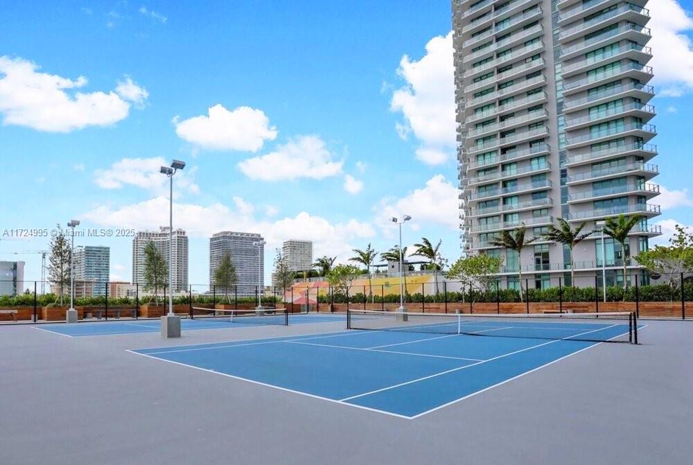 PARAISO BAY CONDO - Residential