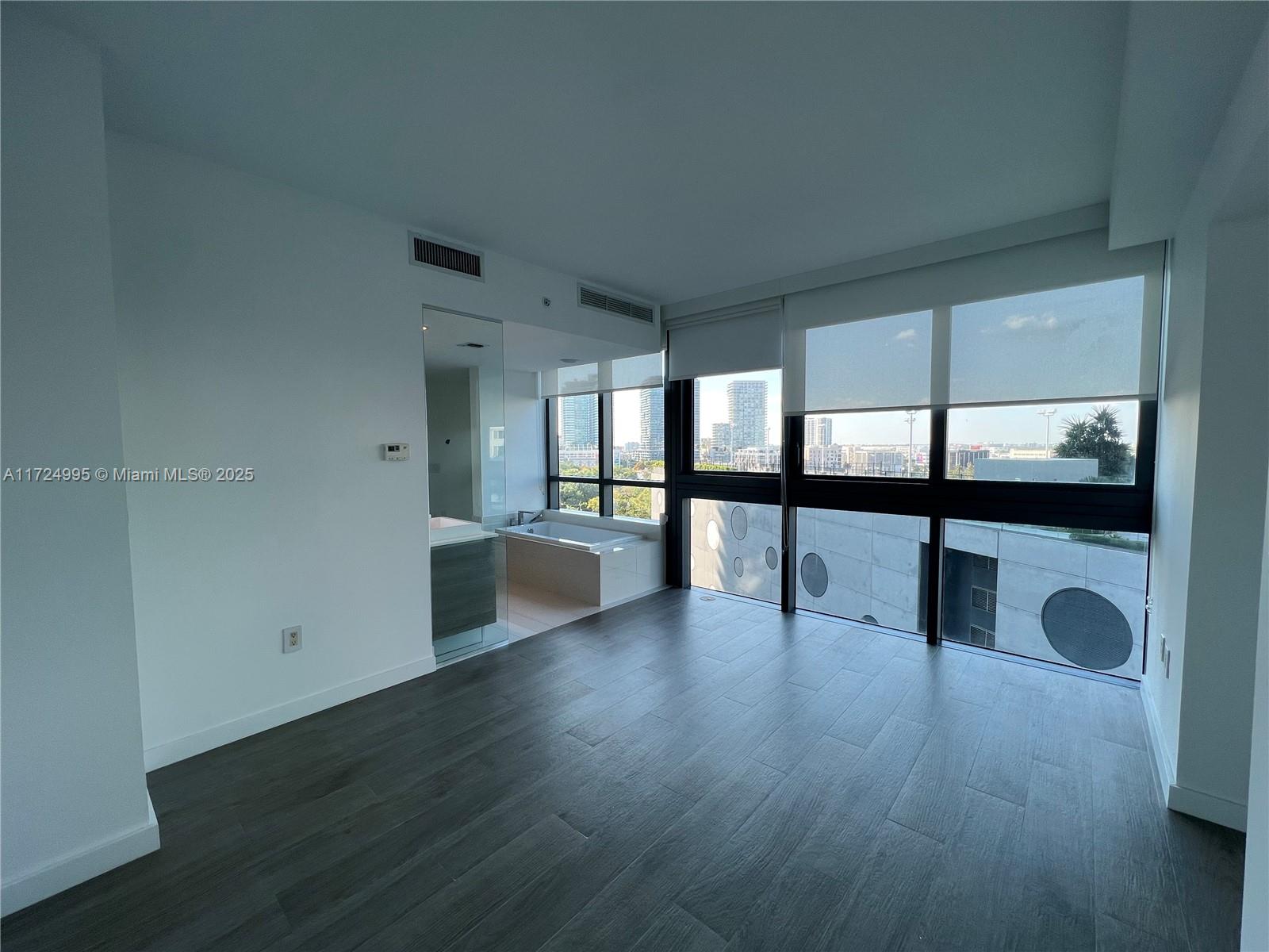 PARAISO BAY CONDO - Residential