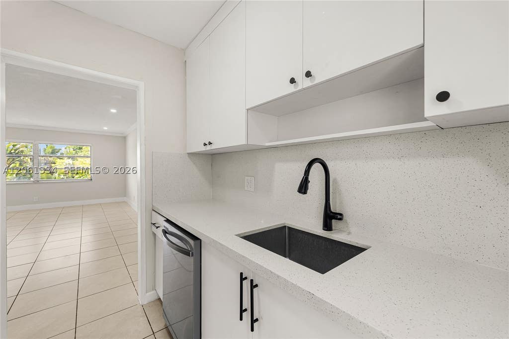 Photo of 5420 Hollywood Blvd #203, Hollywood, FL 33021 (MLS # A12061334)