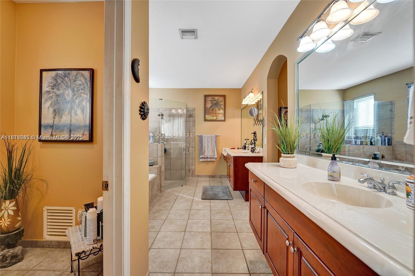 WINDSOR PALMS - Residential