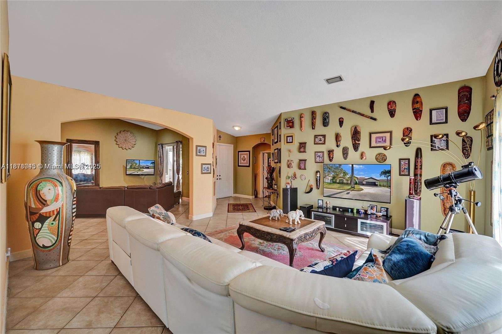 WINDSOR PALMS - Residential