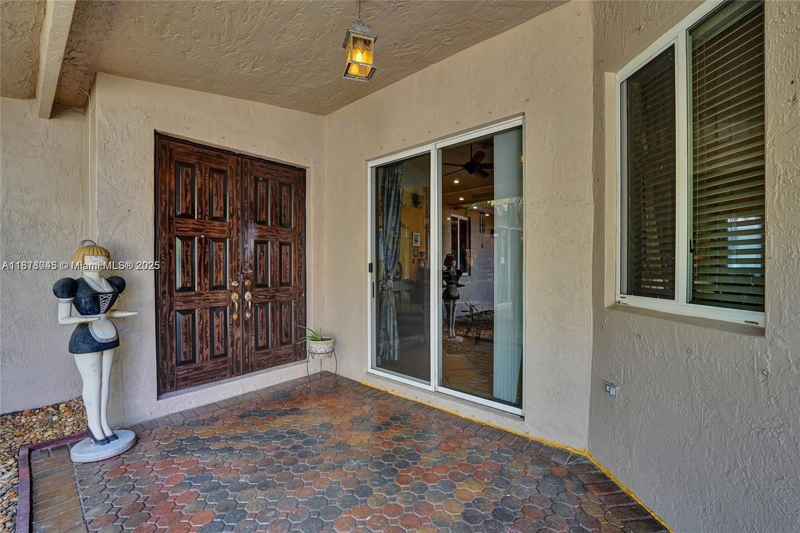 WINDSOR PALMS - Residential