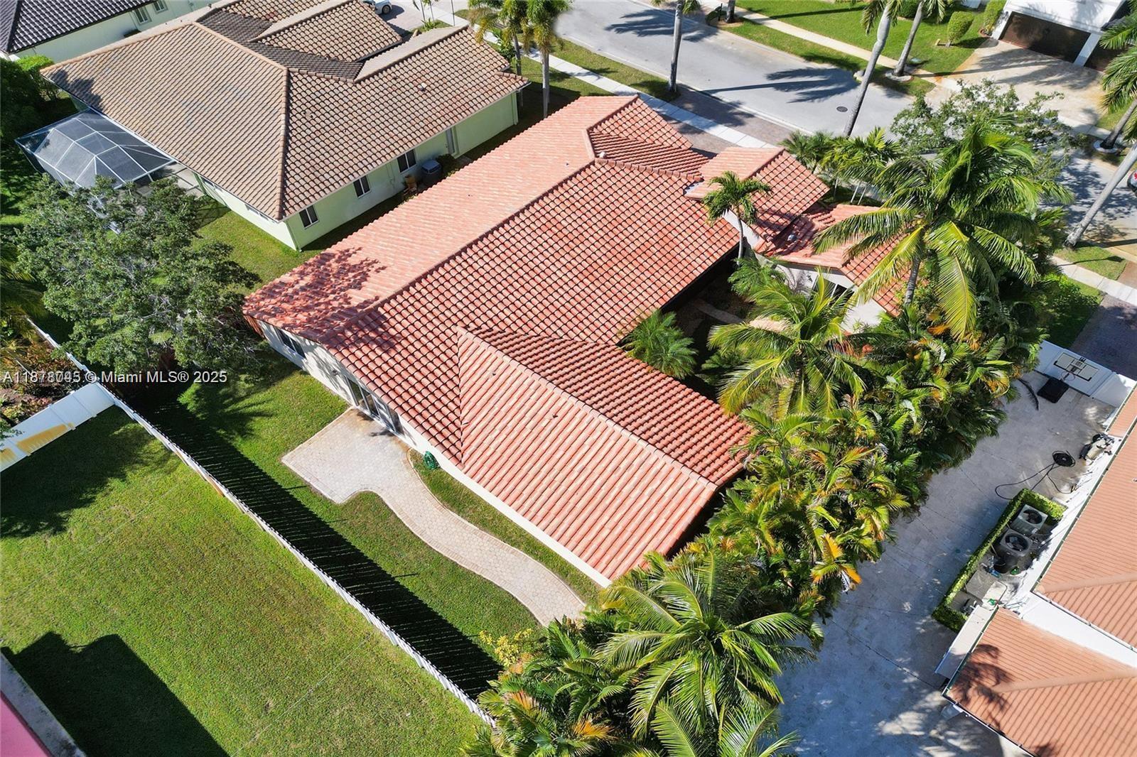 WINDSOR PALMS - Residential