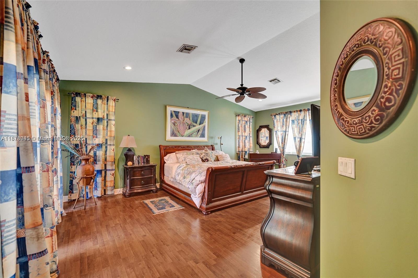 WINDSOR PALMS - Residential