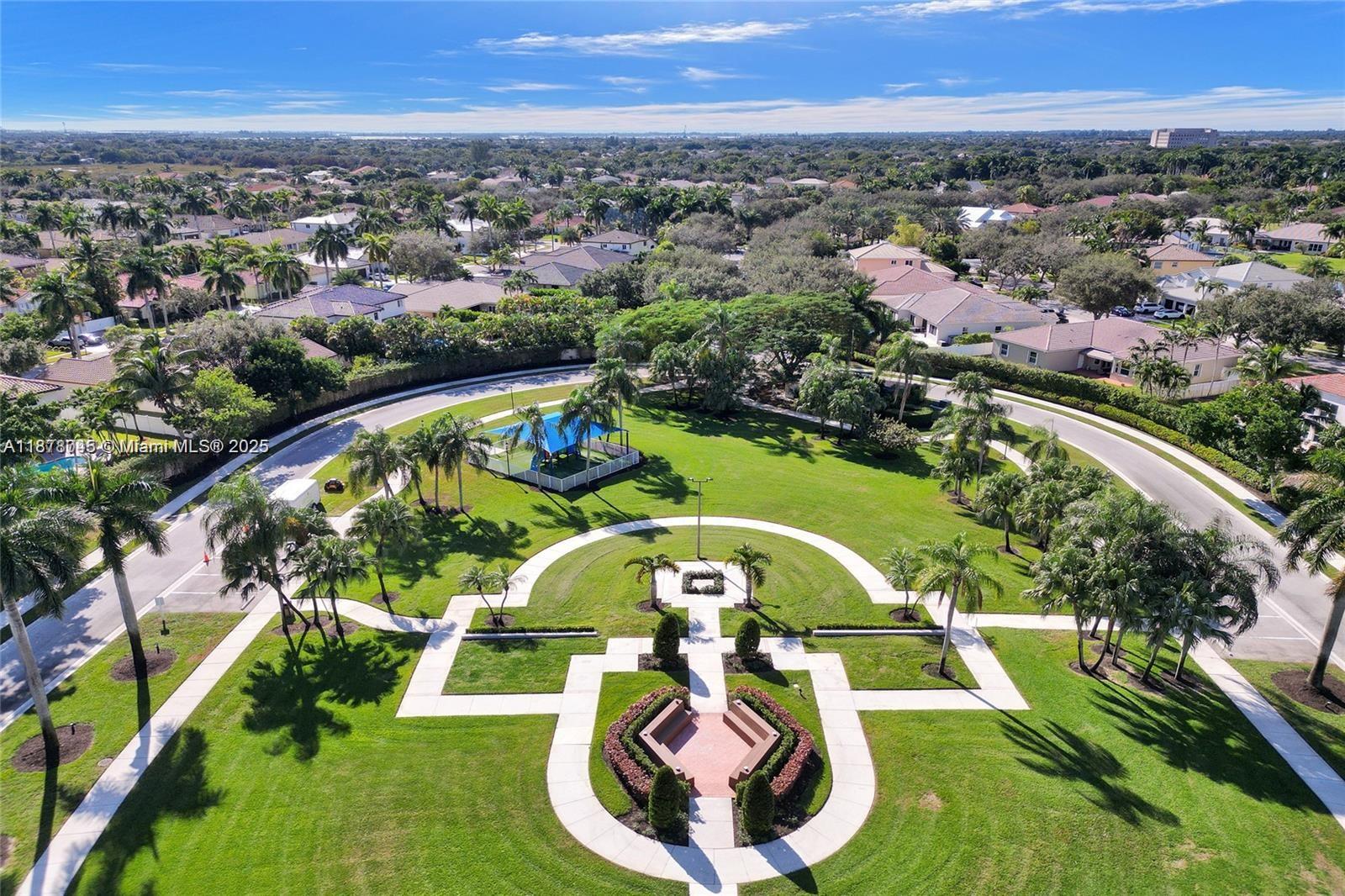 WINDSOR PALMS - Residential