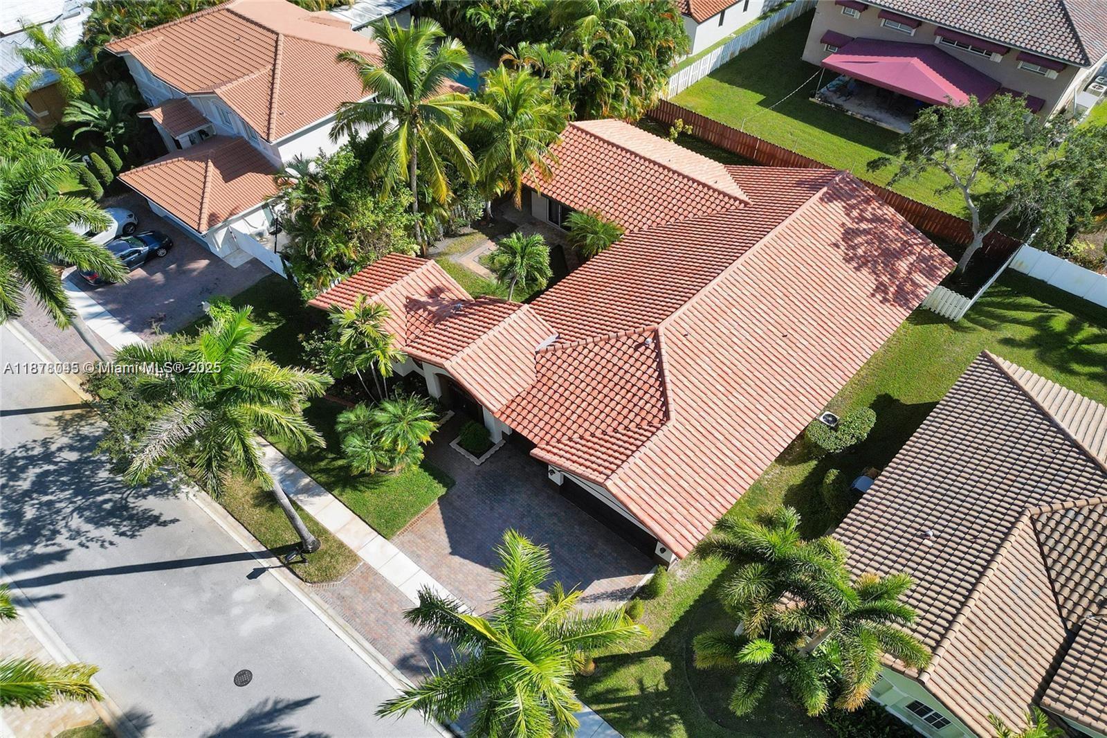 WINDSOR PALMS - Residential