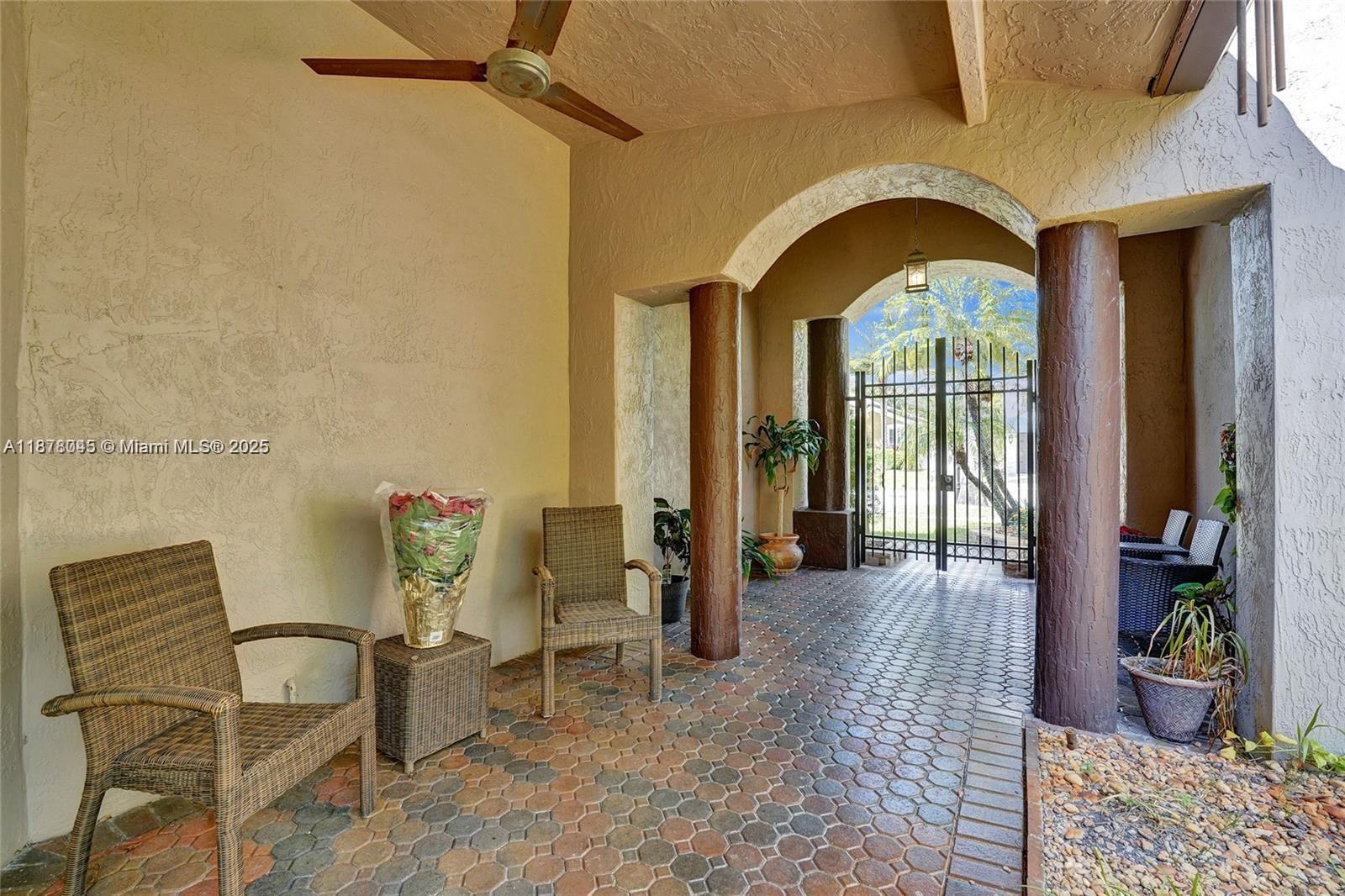 WINDSOR PALMS - Residential