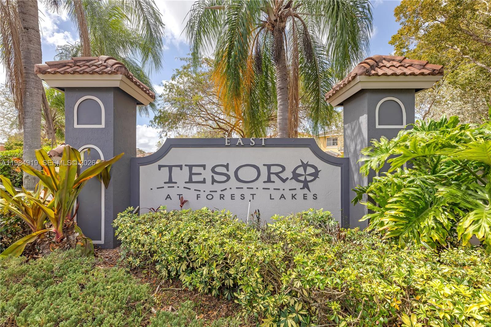 FOREST LAKES VILLAS - Residential