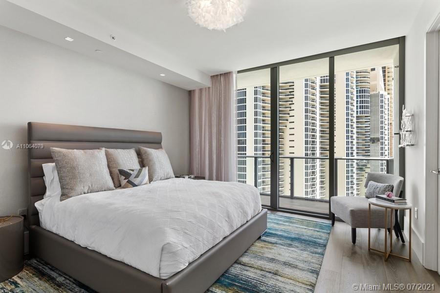 CHATEAU BEACH - Residential