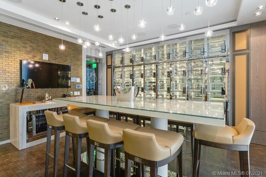 CHATEAU BEACH - Residential