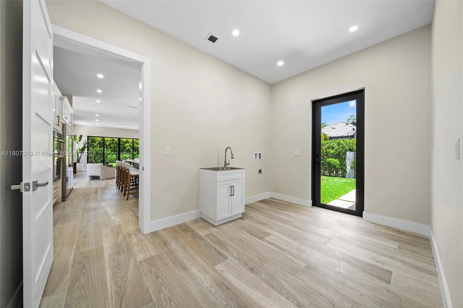 Palmetto Bay, Florida 33157, United States, 5 Bedrooms Bedrooms, ,5 BathroomsBathrooms,Residential,Active,134717