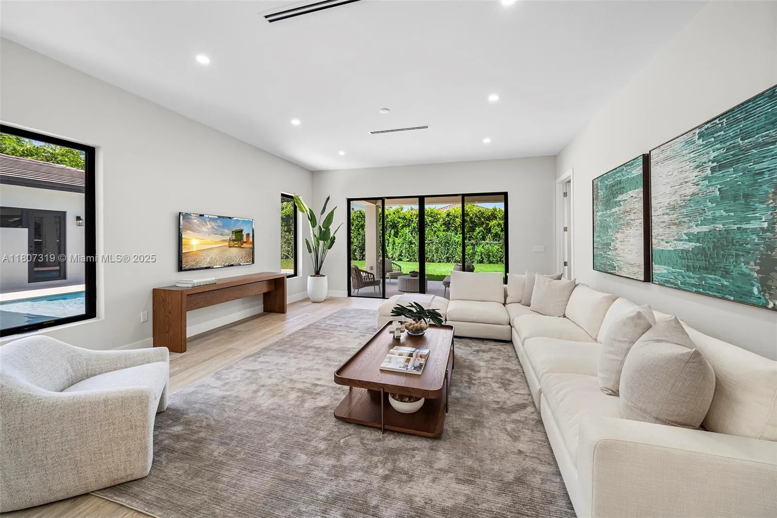 Palmetto Bay, Florida 33157, United States, 5 Bedrooms Bedrooms, ,5 BathroomsBathrooms,Residential,Active,134717