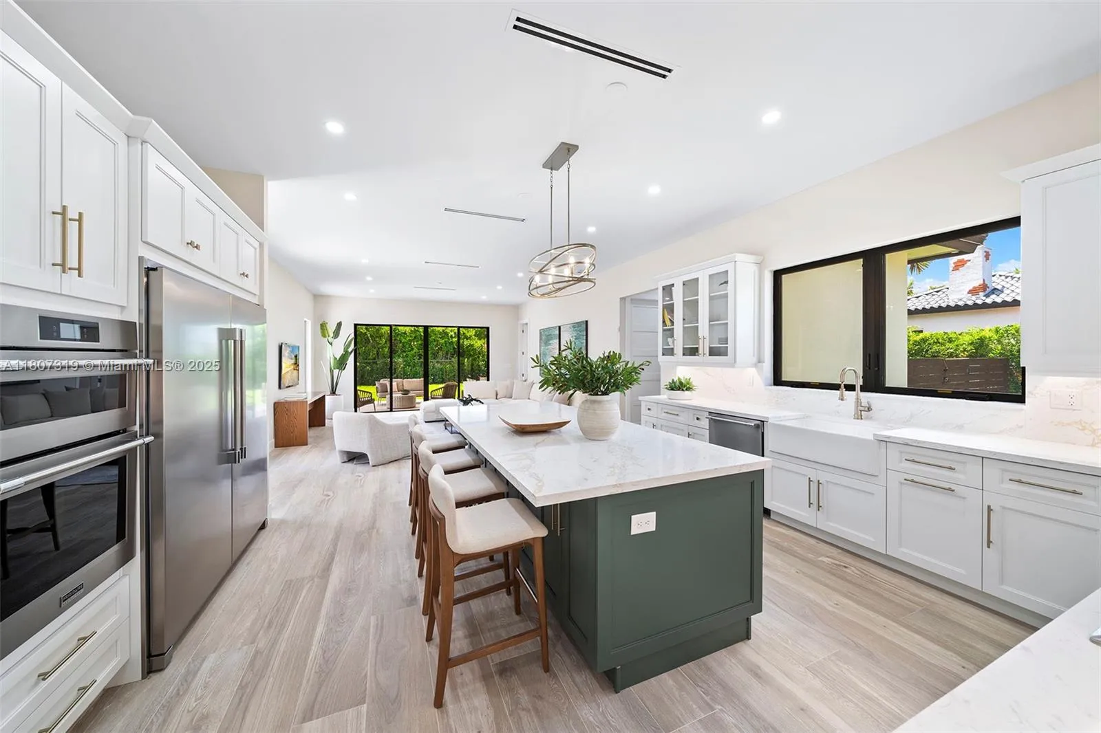 Palmetto Bay, Florida 33157, United States, 5 Bedrooms Bedrooms, ,5 BathroomsBathrooms,Residential,Active,134717