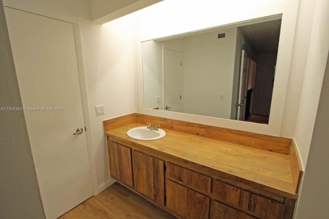 Photo 9 of 14 of 2921 SW 87th Ave 509 condo