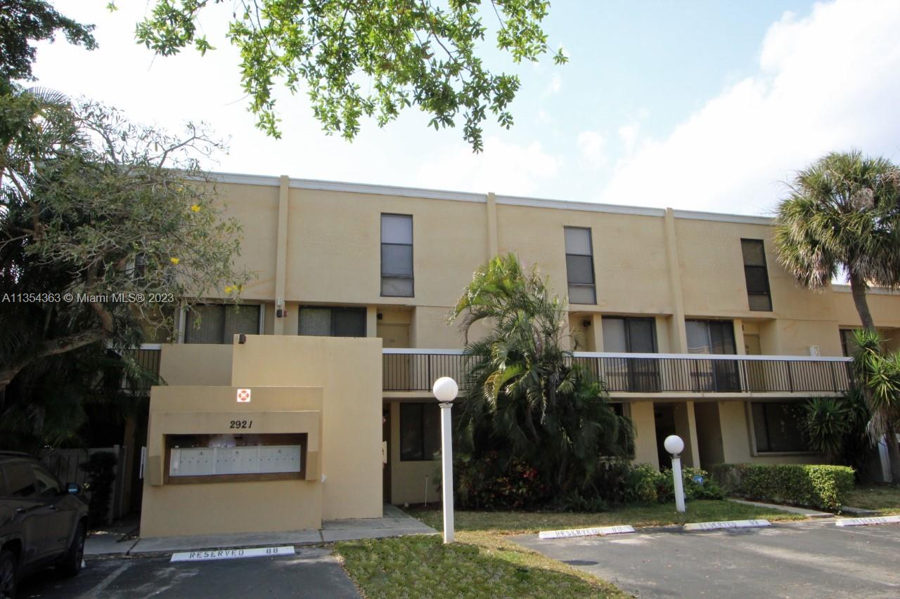 Photo 2 of 14 of 2921 SW 87th Ave 509 condo