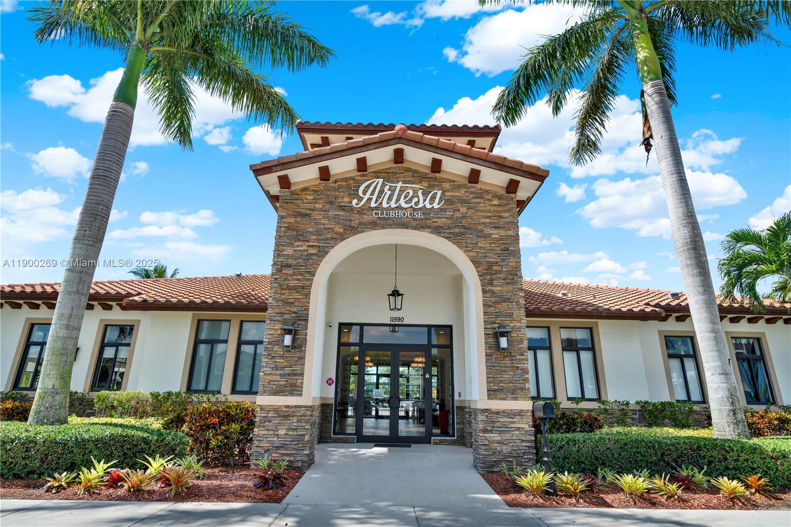 COCO PALM ESTATES - Residential Lease