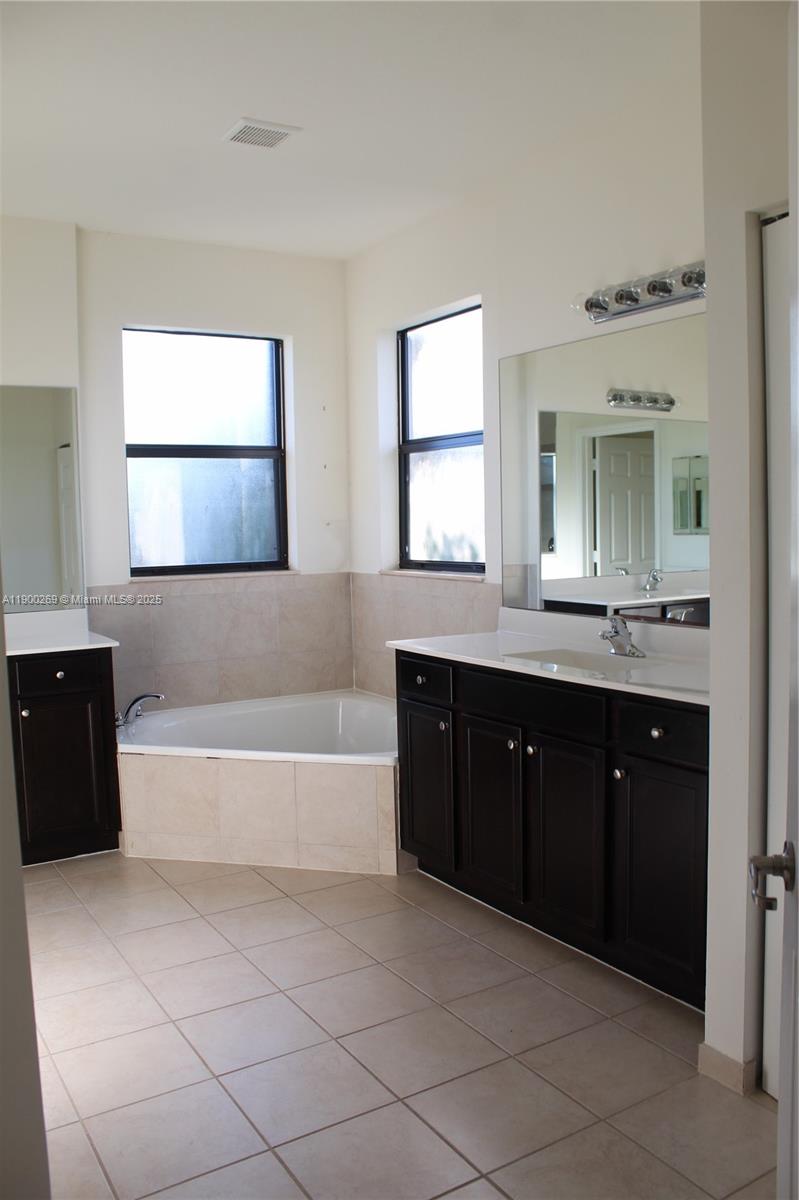 COCO PALM ESTATES - Residential Lease