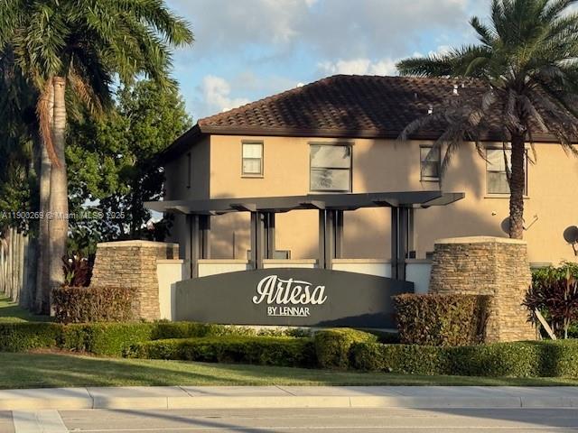 COCO PALM ESTATES - Residential Lease