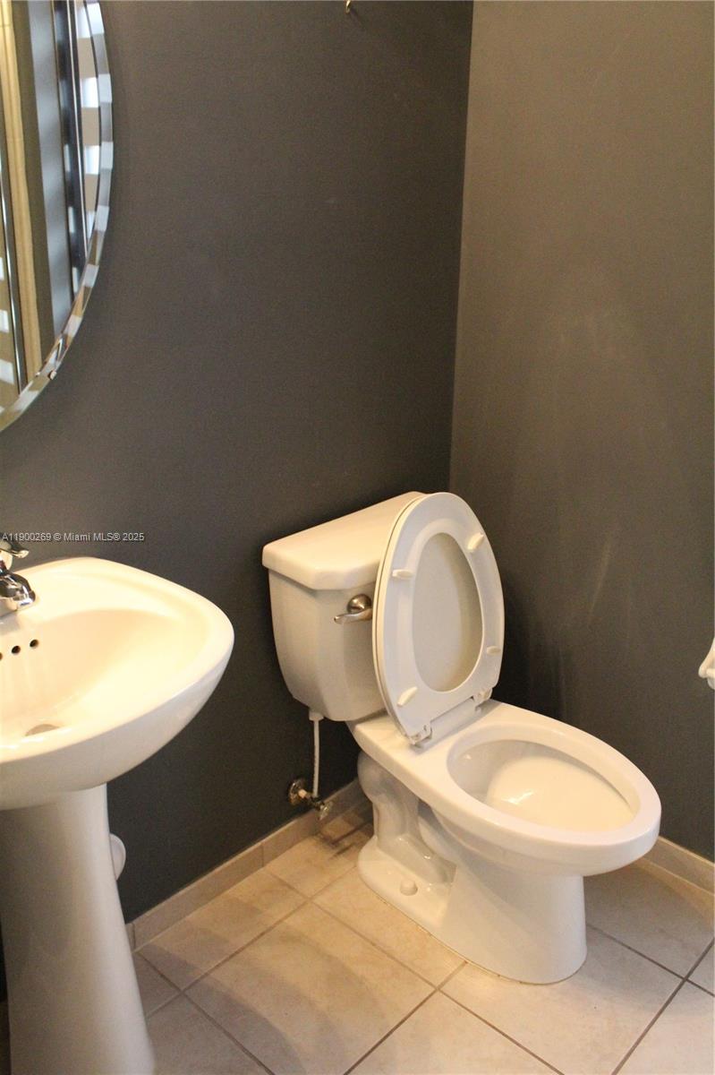 COCO PALM ESTATES - Residential Lease