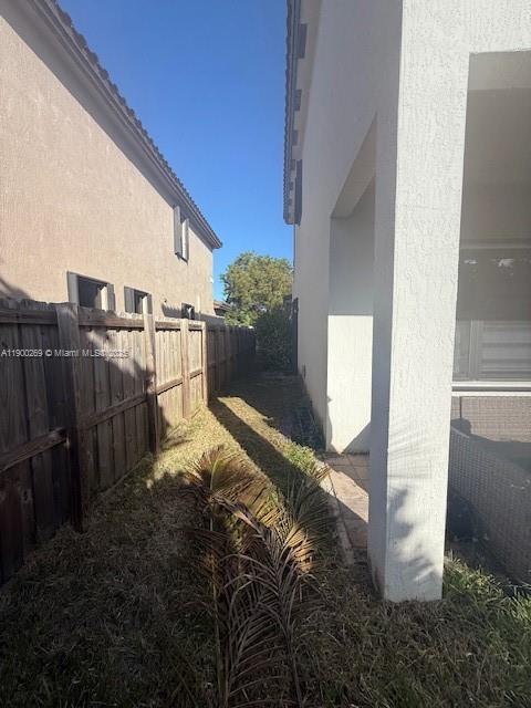 COCO PALM ESTATES - Residential Lease