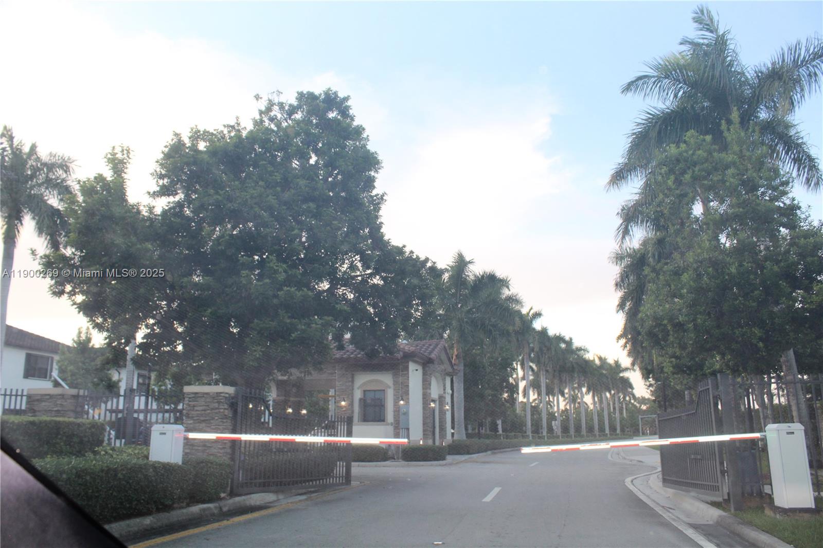 COCO PALM ESTATES - Residential Lease