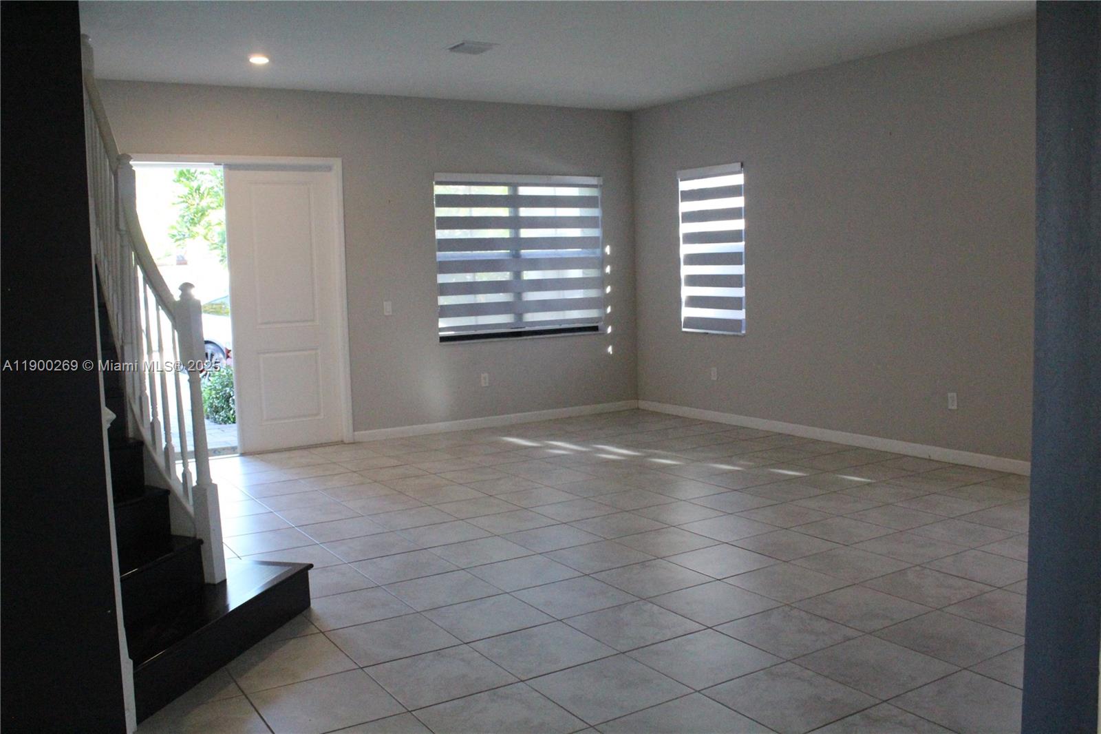 COCO PALM ESTATES - Residential Lease