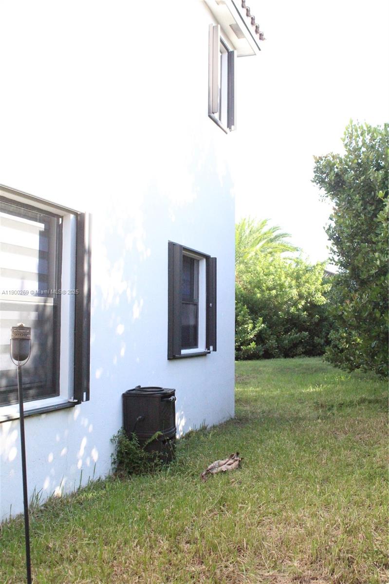 COCO PALM ESTATES - Residential Lease